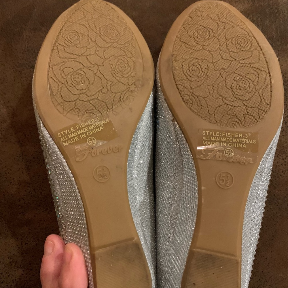 Excellent condition silver low wedge heels - Picture 2 of 11